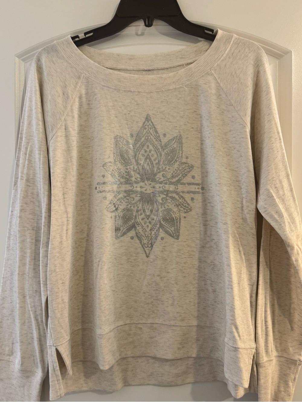 EUC lightweight yoga sweatshirt